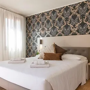 https://hotel-grifoni-palace.hotelinveneto.com